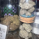 ร้านกัญชาใกล้ฉัน Happy Hub 420 - Weed & Cannabis Dispensary