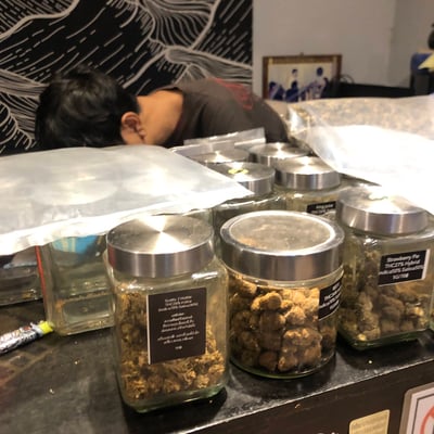 STONER QUEEN product image