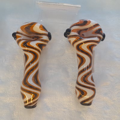 Hurricane glass pipe (orange/white)