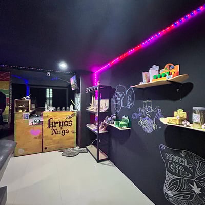 Krush n Nugs Farm (ร้านขายกัญชา) product image