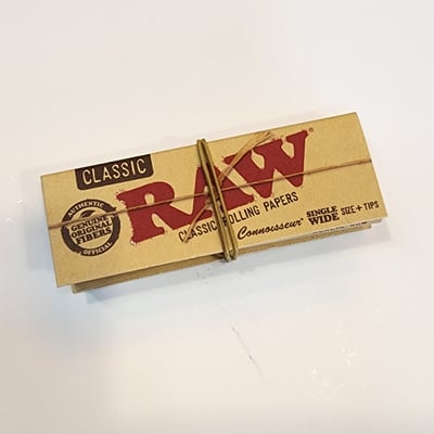 Raw connoisseur papers with tips