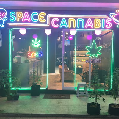 Space Canabis Patong