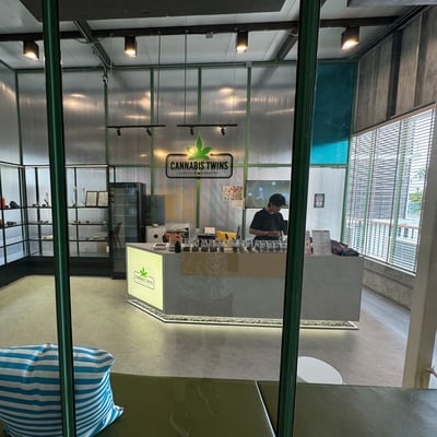 CANNABIS TWINS Dispensary, Lounge and Weed Shop - Phloen Chit - 大麻 product image