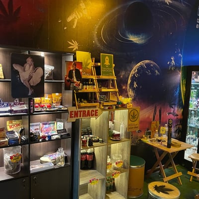 กระท่อมกัญชา - สามแยกหนองบัว product image