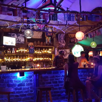 Fin's Stoned Bar