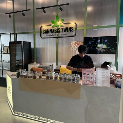 CANNABIS TWINS Dispensary, Lounge and Weed Shop - Phloen Chit - 大麻 product image