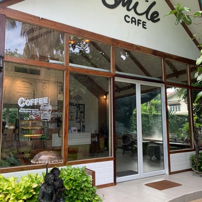 Smile Cafe Banpong