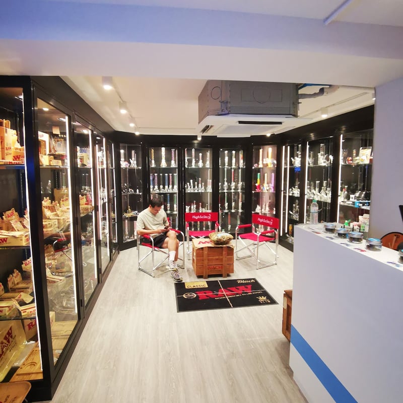 Strainz Ekkamai Dispensary & in Bangkok, Thailand Cannabis